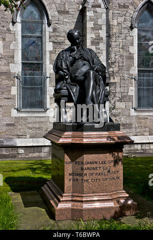 Statue of Sir Benjamin Guinness at Christ Church Cathedral Dublin, Ireland Stock Photo