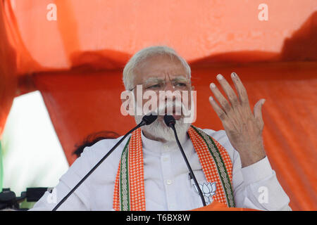 Kolkata, India. 29th Apr, 2019. Prime Minister Narendra Modi address during an election campaign for Lok Sabha Election at Barrackpore constituency of North 24 Parganas. Credit: Saikat Paul/Pacific Press/Alamy Live News Stock Photo