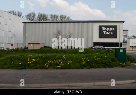 Reading, United Kingdom - March 30 2019:   The frontage of Topps Tiles on Oxford Road Stock Photo