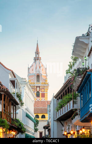 Colombia, Caribbean coast, Cartagena, view of colonial buildings in the old city centre looking along Calle del Landrinal to the Cathedral Stock Photo