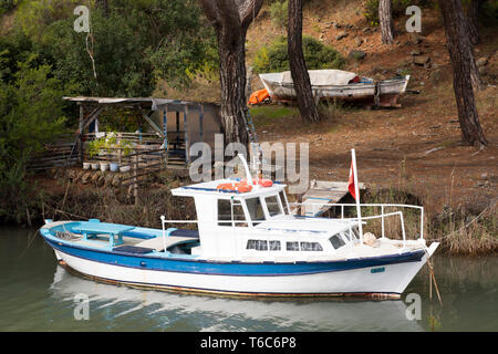 Asien, Türkei, Provinz Antalya, Kemer, Boot in der Bucht bei Camyuva