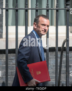 London, 30th April 2019. Alun Cairns leaves weekly cabinet meeting at 10 Downing Street. Credit: Malcolm Park/Alamy Stock Photo