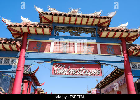 Chinese Door At Chinatown Central Plaza In Los Angeles California Usa Stock Photo Alamy