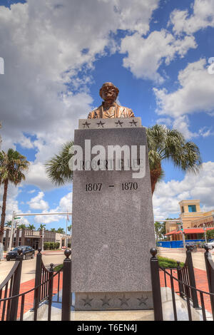 controversial Robert E. Lee monument in downtown Fort Myers Stock Photo