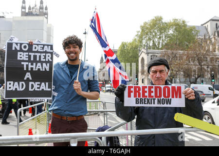 Westminster, UK. 1st May, 2019. Anti and pro Brexit supporters around Parliament as cross party talks between the Government and opposition continue. Penelope Barritt/Alamy Live News