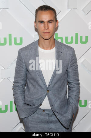 New York, New York, USA. 01st May, 2019. Rhys Wakefield attends the Hulu '19 Brunch at Scarpetta on May 01, 2019 in New York City. Credit: John Palmer/Media Punch/Alamy Live News Stock Photo