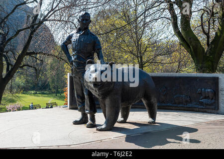 Wojtek the Soldier Bear Memorial in West Princes Street Gardens in Edinburgh, Scotland, UK Stock Photo