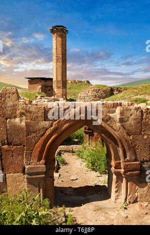 Medieval Gothic Door Arch infront of The Seljuk Turk Mosque of Ebul Minuchihr (Minuchir) built in 1072, Ani archaelogical site on the ancient Silk Roa Stock Photo