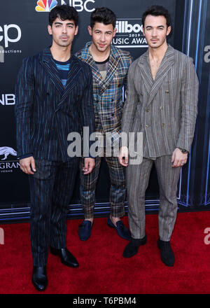 Las Vegas, United States. 01st May, 2019. LAS VEGAS, NEVADA, USA - MAY 01: Joe Jonas, Nick Jonas and Kevin Jonas of Jonas Brothers arrive at the 2019 Billboard Music Awards held at the MGM Grand Garden Arena on May 1, 2019 in Las Vegas, Nevada, United States. (Photo by Xavier Collin/Image Press Agency) Credit: Image Press Agency/Alamy Live News Stock Photo