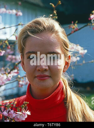 Julia Biedermann, deutsche Schauspielerin, in der Fernsehserie 'Der Landarzt', Deutschland 1993. German actress Julia Biedermann, Germany 1993. Stock Photo