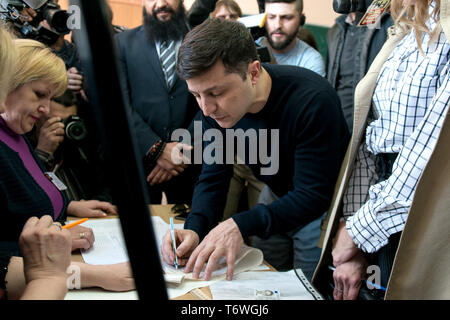Ukrainian comic actor and presidential candidate Volodymyr Zelenskiy at a polling station to cast his ballot in Ukraine's presidential election in Kiev, Ukraine.  Featuring: Volodymyr Zelenskiy Where: Kiev, Ukraine When: 31 Mar 2019 Credit: IPA/WENN.com  **Only available for publication in UK, USA, Germany, Austria, Switzerland** Stock Photo