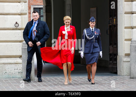 Warsaw, Poland. 2nd May, 2019. The first lady of Poland Agata Duda seen arriving at the ceremony. Ceremonial elevation of the Polish state flag at the Clock Tower of the Royal Castle and a couple of presidential members attended the ceremony. Credit: Lidia Mukhamadeeva/SOPA Images/ZUMA Wire/Alamy Live News Stock Photo