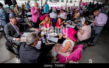 Louisville, KY, USA. 3rd June, 2019. May 3, 2019 : Scenes from Kentucky Oaks Day at Churchill Downs on May 3, 2019 in Louisville, Kentucky. Scott Serio/Eclipse Sportswire/CSM/Alamy Live News Stock Photo