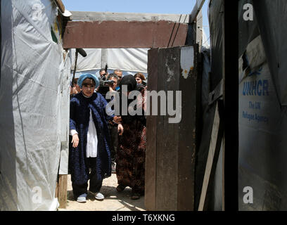 Anjar, Lebanon. 03rd May, 2019. Japanese actress and Goodwill ambassador for UNICEF Tetsuko Kuroyanagi (L) welcomed by a Syrian refugee as she enters her tent during a visit to a refugee camp. Credit: Marwan Naamani/dpa/Alamy Live News Stock Photo