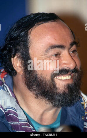 LUCIANO PAVAROTTI (1935-2007) Italian operatic tenor about 1996 Stock Photo