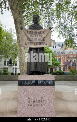 'Courage calls to courage everywhere'  - Gillian Wearing’s bronze statue of Millicent Fawcett in Parliament Square, London, England, UK Stock Photo