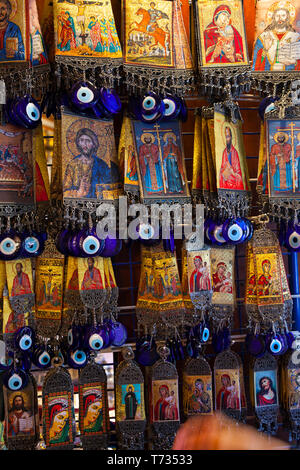 Recuerdos del lugar sagrado Casa de la Virgen María, Pueblo de Selçuk, Región de Izmir (Esmirna), Meseta de Anatolia, Turquía Stock Photo