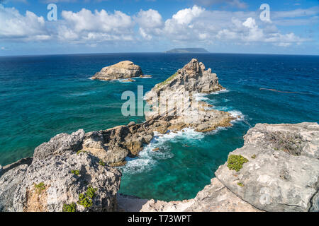 Felsformation auf der Halbinsel Pointe des Chateaux, Guadeloupe, Frankreich  |  rock formations at  Pointe des Chateaux peninsula, Guadeloupe, France Stock Photo