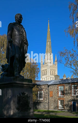 The Cathedral Close with Spire of  Norwich Cathedral and Statue of Wellington, Norwich, Norfolk, England, UK Stock Photo