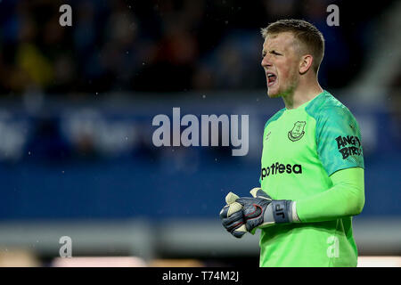 Everton Goalkeeper Jordan Pickford shouts his instructions. Premier League match, Everton v Burnley at Goodison Park in Liverpool on Friday 3rd May 2019.  this image may only be used for Editorial purposes. Editorial use only, license required for commercial use. No use in betting, games or a single club/league/player publications. pic by Chris Stading/Andrew Orchard sports photography/Alamy Live news Stock Photo