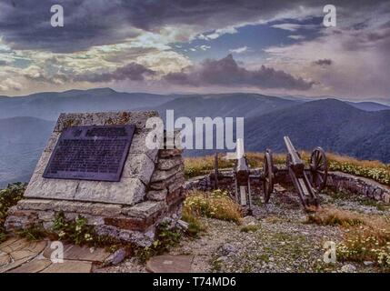 Stara Gazora, Bulgaria. 3rd Aug, 1991. A pair of old cannon atop Stoletov Peak, and a plaque, commemorate the Liberation of Bulgaria during the Battles of Shipka Pass in the Russo-Turkish War of 1877-78, and is a tourist attraction. Credit: Arnold Drapkin/ZUMA Wire/Alamy Live News Stock Photo