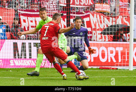 Munich, Germany. 04th May, 2019. Franck RIBERY, FCB 7 scores, shoots goal for 3-1 FC BAYERN MUNICH - HANNOVER 96 - DFL REGULATIONS PROHIBIT ANY USE OF PHOTOGRAPHS as IMAGE SEQUENCES and/or QUASI-VIDEO - 1.German Soccer League, Munich, May 04, 2019 Season 2018/2019, matchday 32, FCB, Hanover, Credit: Peter Schatz/Alamy Live News Stock Photo