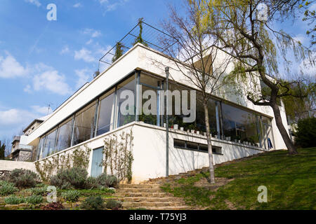 洋書 Mies van der Rohe: Vila Tugendhat Brno VILLA TUGENDHAT - MIES VAN DER ROHE
