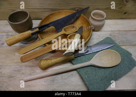 anglo saxon eating utensils; knives, spoons and bowls