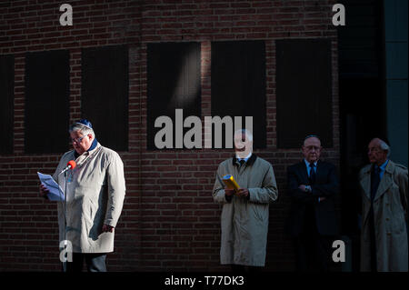 Nijmegen, Gelderland, Netherlands. 4th May, 2019. Mayor of Nijmegen Hubert Bruls is seen giving a speech duirng the ceremony of the Jews who died during the WWII.Remembrance day celebrations of the victims of WWII in Nijmegen was held with several ceremonies, including: unveiling a plaque with an honorary list of the fallen soldiers of WWII on Plein 1944 square, After that, the commemorations took place at the ''Kitty de Wijze''. Credit: ZUMA Press, Inc./Alamy Live News Stock Photo