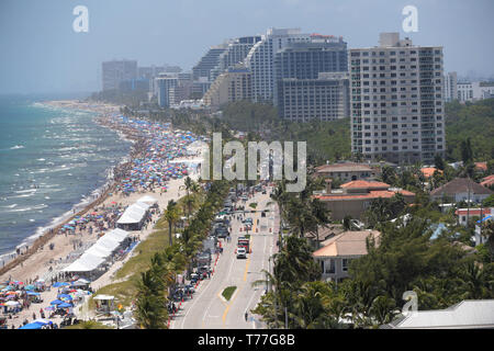 Florida, USA. 04th May, 2019. Atmosphere performs in the Fort Lauderdale Air Show on May 4, 2019 in Fort Lauderdale, Florida   People:  Atmosphere Credit: Storms Media Group/Alamy Live News Stock Photo