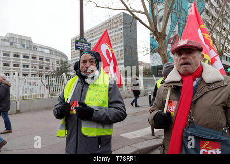 Thousands of pensioners demonstrated from the Place d'Italie and towards the Ministry of Finance. Credit: Vronique Phitoussi/Alamy Stock Photo Stock Photo