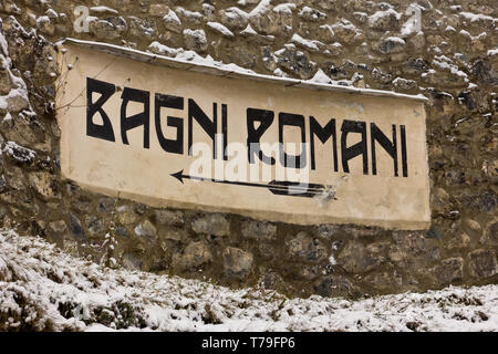 Bormio, Terme, Stabilimento 'Bagni Vecchi': cartello 'Bagni Romani'  [ENG]  Bormio, Spa,  the thermal baths 'Bagni Vecchi': a sign 'Roman Baths'. Stock Photo