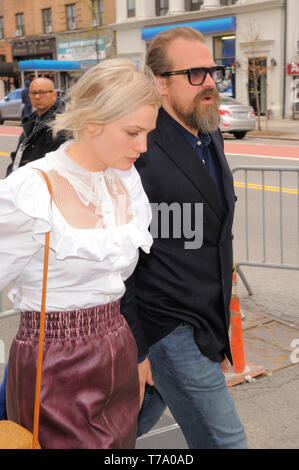 NEW YORK, NY - APRIL 27, 2019: David Harbour and Alison Sudol are seen arriving to the premiere of 'Good Posture' in New York. Stock Photo