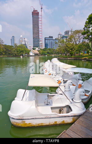Swan paddle boats, Lumphini Park, Pathum Wan district, Bangkok, Thailand Stock Photo