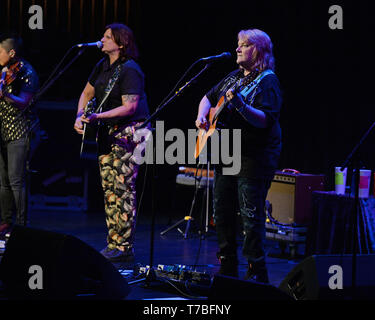Fort Lauderdale, FL, USA. 04th May, 2019. Indigo Girls perform at The Parker Playhouse on May4, 2019 in Fort Lauderdale Florida. Credit: Mpi04/Media Punch/Alamy Live News Stock Photo