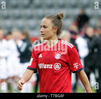 Muenchen, Bavaria, Germany. 5th May, 2019. after finishing the match Gina LEWANDOWSKI (Muenchen/US), .Soccer German Womans Bundesliga, matchday 21, FC Bayern Muenchen vs SC Freiburg, FC Bayern Campus, Muenchen, May 05, 2019, Credit: Wolfgang Fehrmann/ZUMA Wire/Alamy Live News Stock Photo