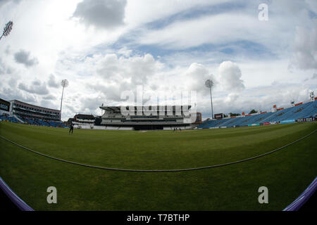 Emerald Headingley Stadium, Leeds, West Yorkshire, UK. 6th May 2019. General Stadium view during the Royal London One Day Cup match Yorkshire Viking vs Durham Lions at Emerald Headingley Stadium, Leeds, West Yorkshire. Credit: Touchlinepics/Alamy Live News Stock Photo