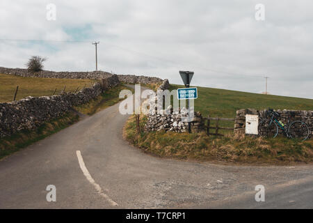 Steep Hill Sign uk road sign  steep  hill  gradient down slope  downhill 10 