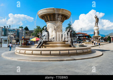 Olympias Monument fountain and Philip II of Macedonia statue, Skopje, Macedonia Stock Photo