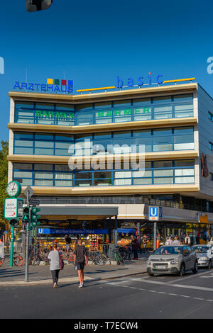 Aerztehaus, Walther-Schreiber-Platz, Steglitz, Berlin, Deutschland, Ärztehaus Stock Photo