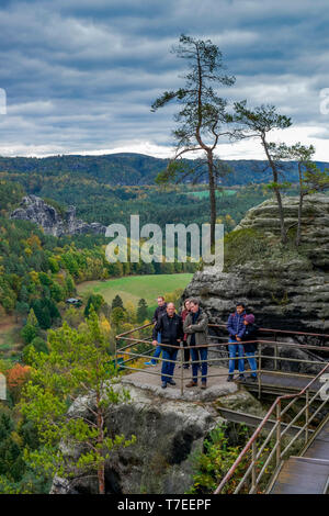 Aussichtspunkt Burgruine Neurathen, Rathen, Nationalpark Saechsische Schweiz, Sachsen, Deutschland Stock Photo