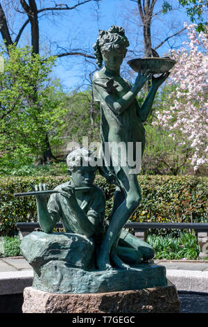 The Burnett Fountain in the Conservatory Garden, Central Park, Upper Manhattan, New York City, USA Stock Photo