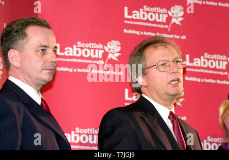 Henry McLeish, leader of the Scottish Labour Party, pictured after his election at Stirling Council Headquarters today ( Saturday 21/10/00) along with leadership contender Jack McConnell. Stock Photo