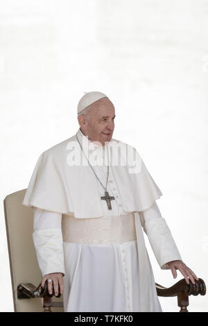 Pope Francis leads his Weekly General Audience in Paul VI Hall in ...