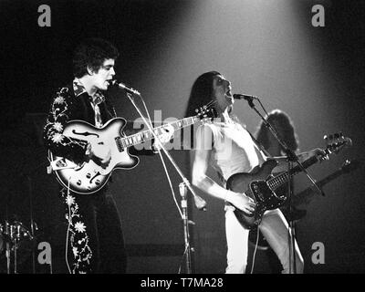 Amsterdam, Netherlands - SEPTEMBER 30: Lou Reed performs live on stage at the Carre Theatre in Amsterdam, Netherlands on September 30 1972 (Photo by Gijsbert Hanekroot) Door: Gijsbert Hanekroot Stock Photo