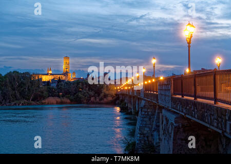 Spain, the Basque Country, Navarra Province, Tudela old town, Cathedral and Ebro river Stock Photo