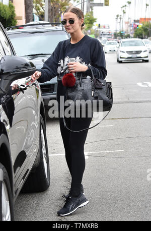 Ashlee Simpson – Seen after yoga class in Los Angeles