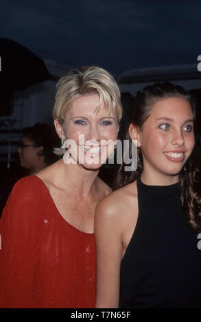 OLIVIA NEWTON-JOHN English-Australian singer and film actress with daughter Chloe Rose about 2003 Stock Photo