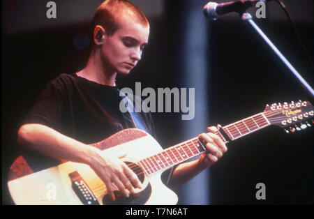 SINEAD O'CONNOR Irish singer-songwriter about 1990 Stock Photo