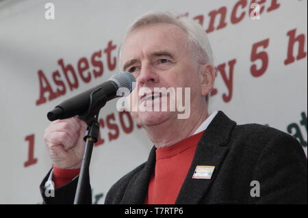 Chesterfield, Derbyshire, UK. 6 May 2019.  John McDonnell, British Labour politician and Shadow Chancellor of the Exchequer speaks at the annual Chesterfield May Day Rally. Supported by unions including the TUC and ASLEF, other speakers included Labour MP for Chesterfield, Toby Perkins Stock Photo